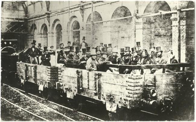 The world's first underground train